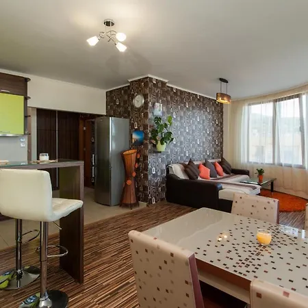 Apartment Arteon, Drustur