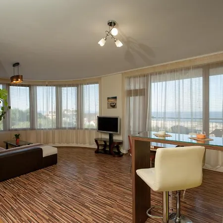 Arteon, Drustur Golden Sands